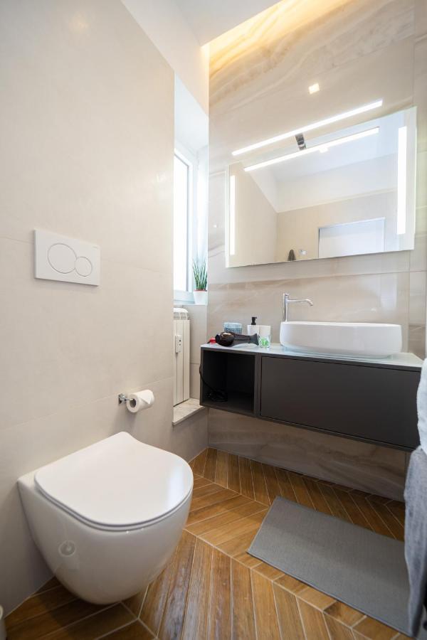 Colosseo Luxe Apartment In The Center Of Roma Esterno foto