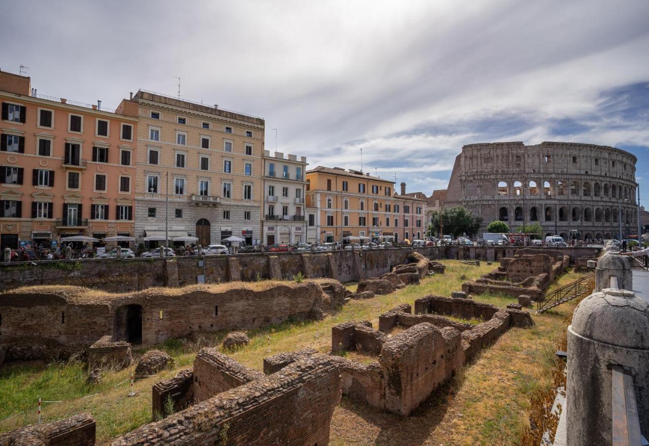 Colosseo Luxe Apartment In The Center Of Roma Esterno foto