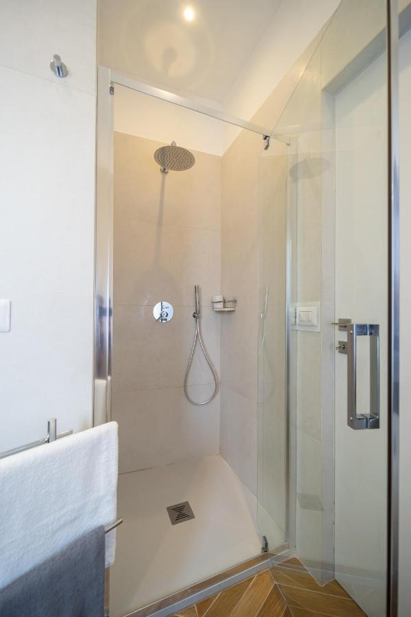 Colosseo Luxe Apartment In The Center Of Roma Esterno foto
