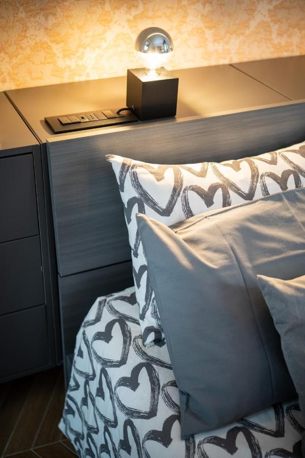 Colosseo Luxe Apartment In The Center Of Roma Esterno foto