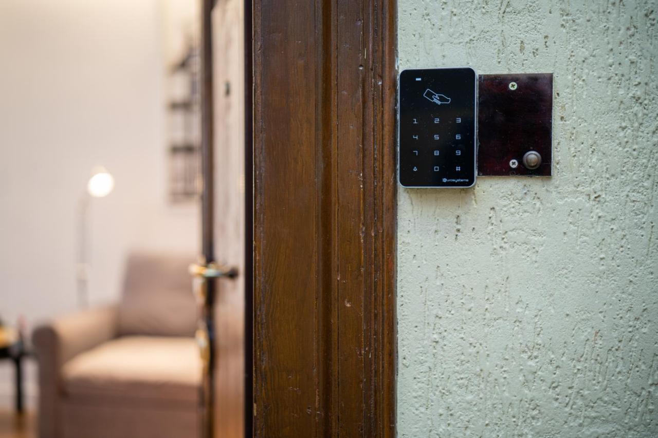 Colosseo Luxe Apartment In The Center Of Roma Esterno foto
